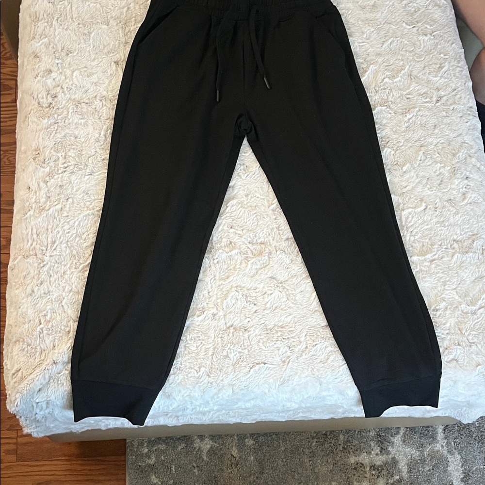 Comfrt Black Men's Joggers